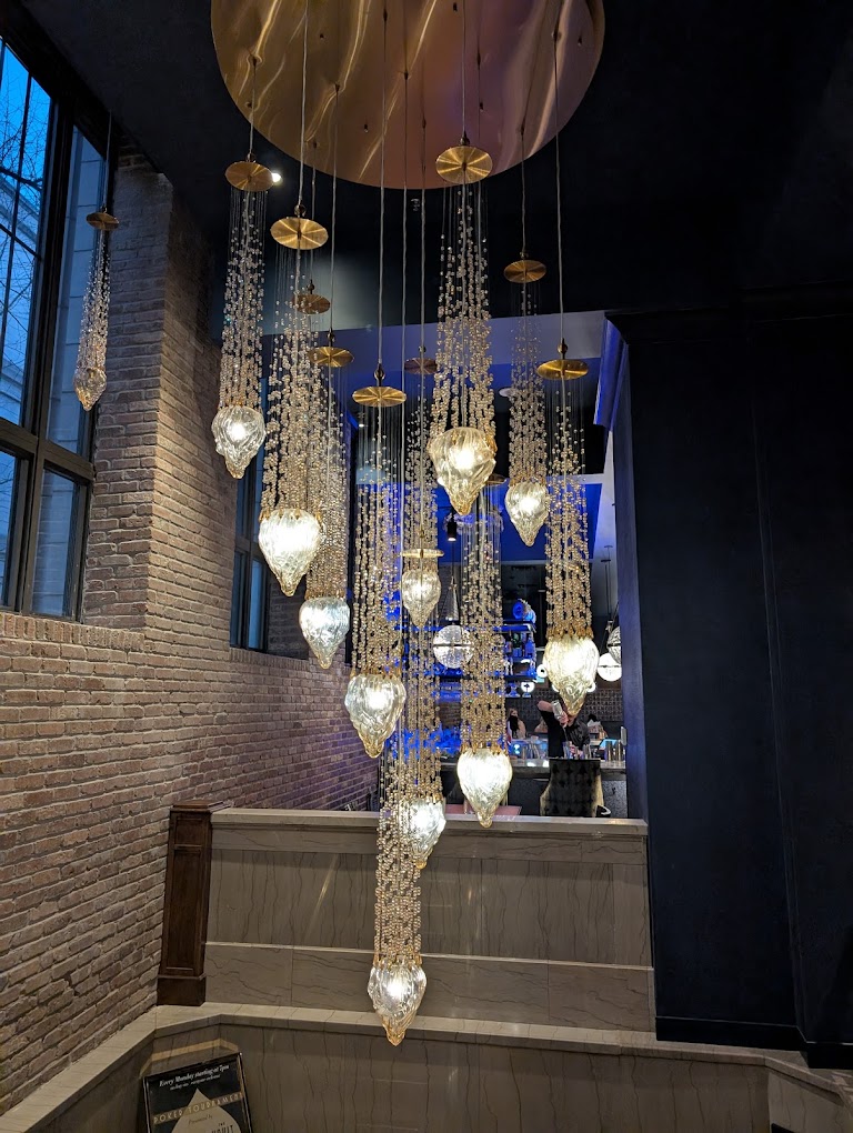 Grand Chandelier